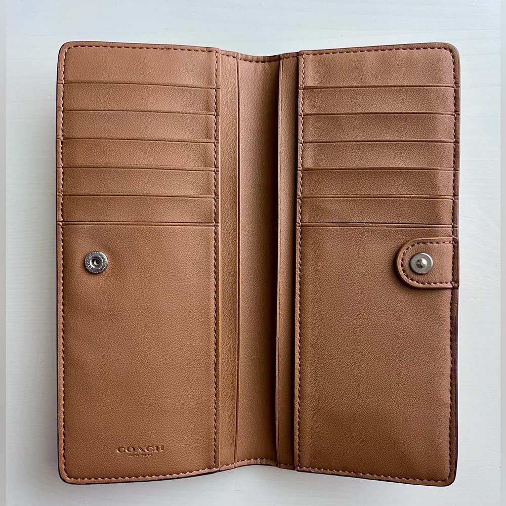 Coach Wallet - Picture 4 of 8